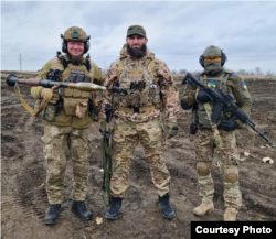 Бойцы чеченского батальона имени Шейха Мансура под Бахмутом. Украина, архивное фото