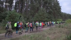 Восьмыя суткі тысячы людзей шукаюць у пушчы зьніклага хлопчыка