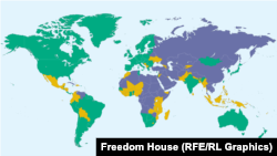 Рэйтынг свабоды ў сьвеце ў 2018 годзе ад Freedom House. Зялёным колерам пазначаныя свабодныя краіны, жоўтым — часткова свабодныя, лавандавым — несвабодныя