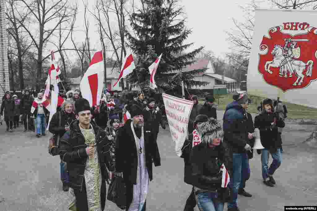 Міліцыянты ахоўвалі месца правядзеньня акцыі, але не заміналі ўдзельнікам.