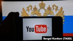 Представители YouTube и Twitter пока публично не комментировали это заявление российской стороны