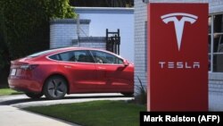 Крама аўтамабіляў Tesla у сталіцы ЗША Вашынгтоне