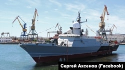 Церемония спуска на воду российского малого ракентного корабля проекта 22800 «Циклон» на судостроительном заводе «Залив», Керчь, 2020 год