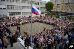 1 сентября 2022 года в школе города Нахабино, Московская область. ФОТО: AP