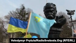 Митинг к 200-летию со дня рождения украинского поэта Тараса Шевченко в Симферополе, 9 марта 2014 года