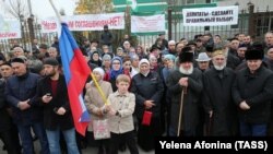 Жители Магаса на протестном митинге