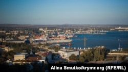 Вид на Керченский морской торговый порт, архивное фото