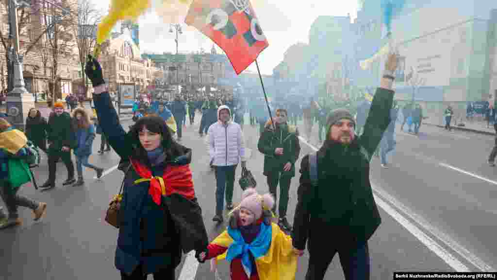 Шэсьце пачалося ў парку Шаўчэнкі і прайшло да плошчы Незалежнасьці