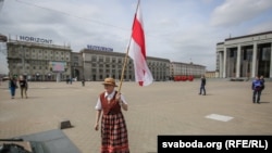 Ніна Багінская на Кастрычніцкай плошчы, сёлетні травень