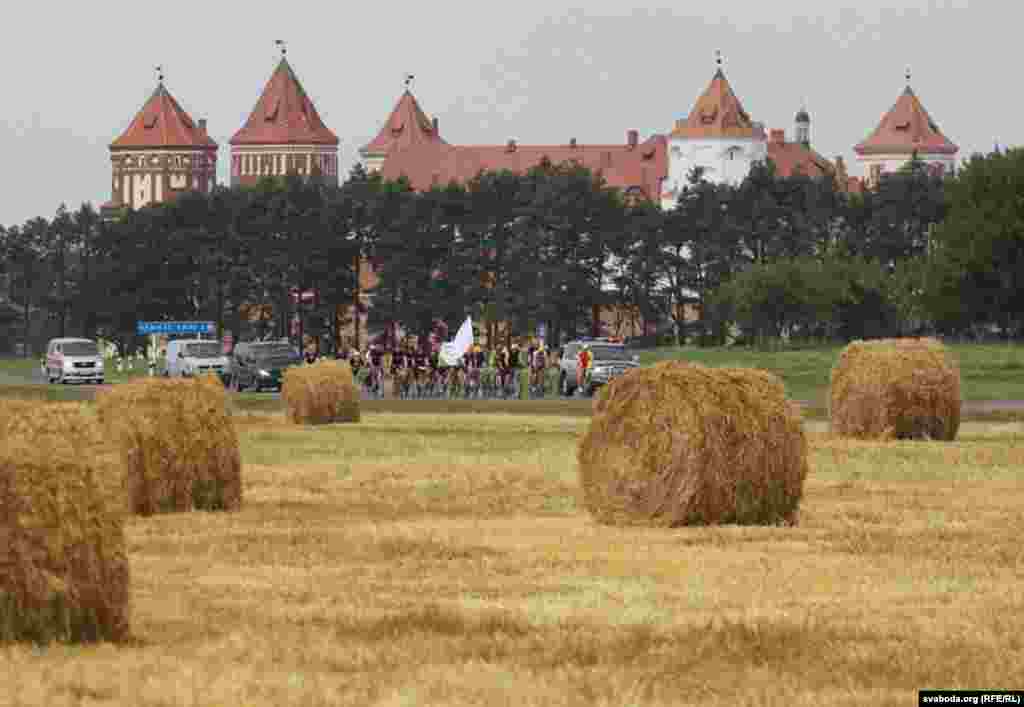 Пасьля Міра Кубілюс накіраваўся ў Нясьвіж