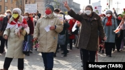 "За наших детей до победы". В Минске прошел Марш пенсионеров. ФОТО